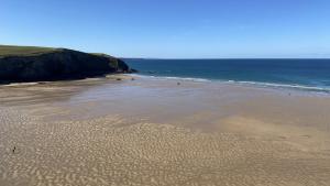 Mawgan Porth Strand